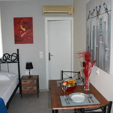 Budget 2 - Renovated January 2020 *