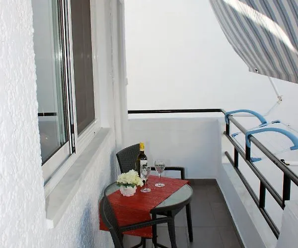 Budget 2 - Renovated January 2020 *