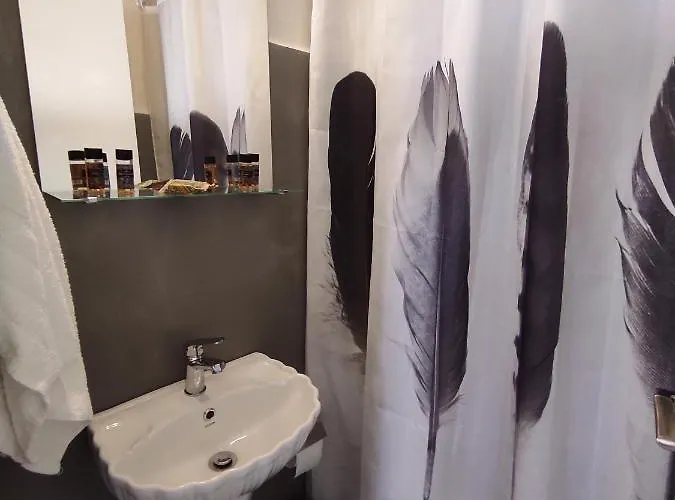 Budget 2 - Renovated January 2020 * Haraki